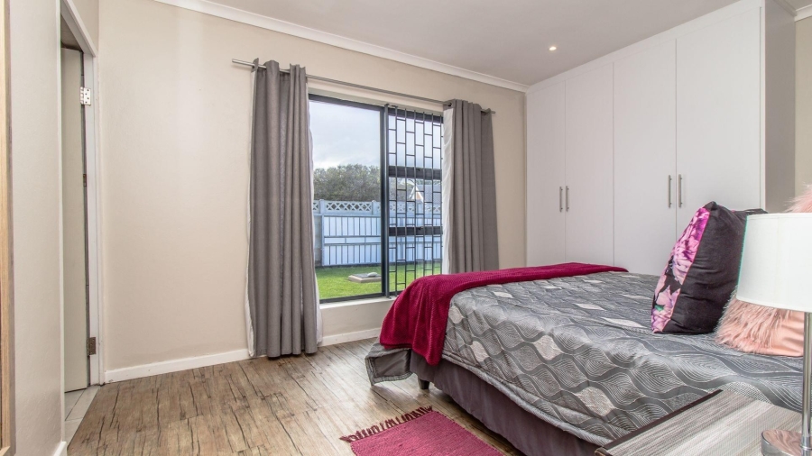 3 Bedroom Property for Sale in Franskraal Western Cape